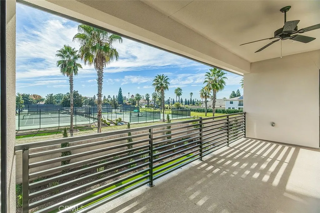 2315 E Courtside Drive, Fresno, California 93730 home-pic-36