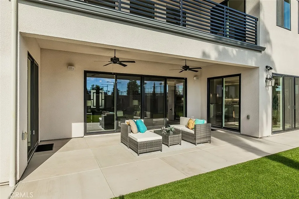 2315 E Courtside Drive, Fresno, California 93730 home-pic-51