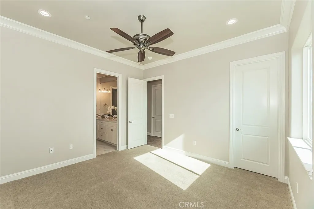 2315 E Courtside Drive, Fresno, California 93730 home-pic-49