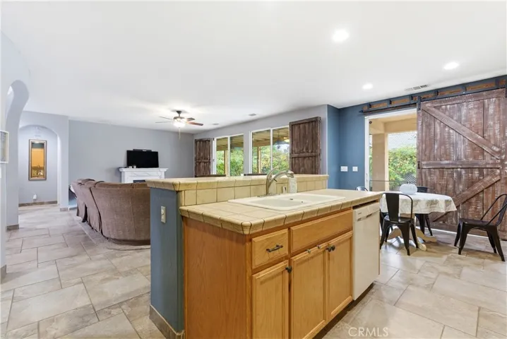 2605 Hoyt Avenue, Tulare, California 93274