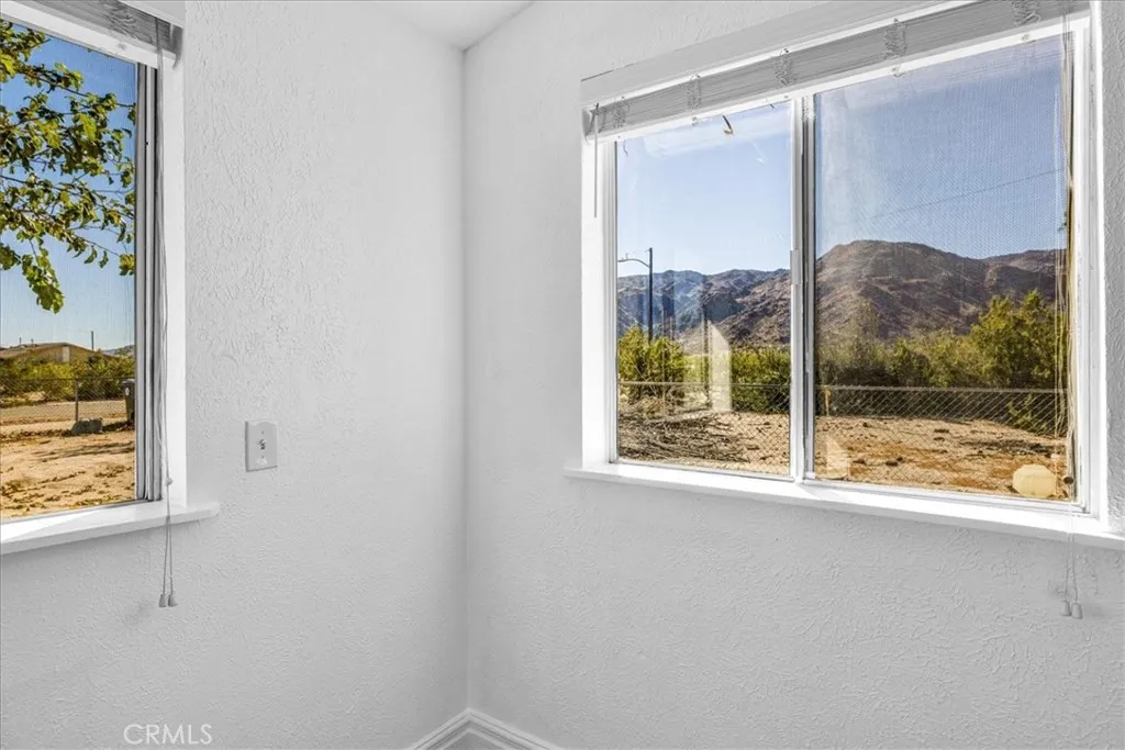 6686 Mojave Avenue, 29 Palms, California 92277 home-pic-17