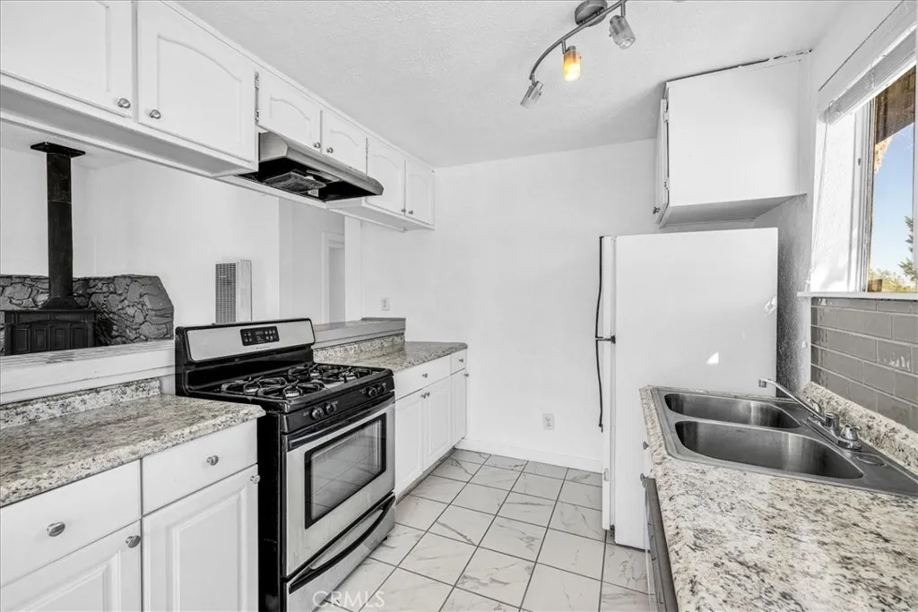 6686 Mojave Avenue, 29 Palms, California 92277 home-pic-13