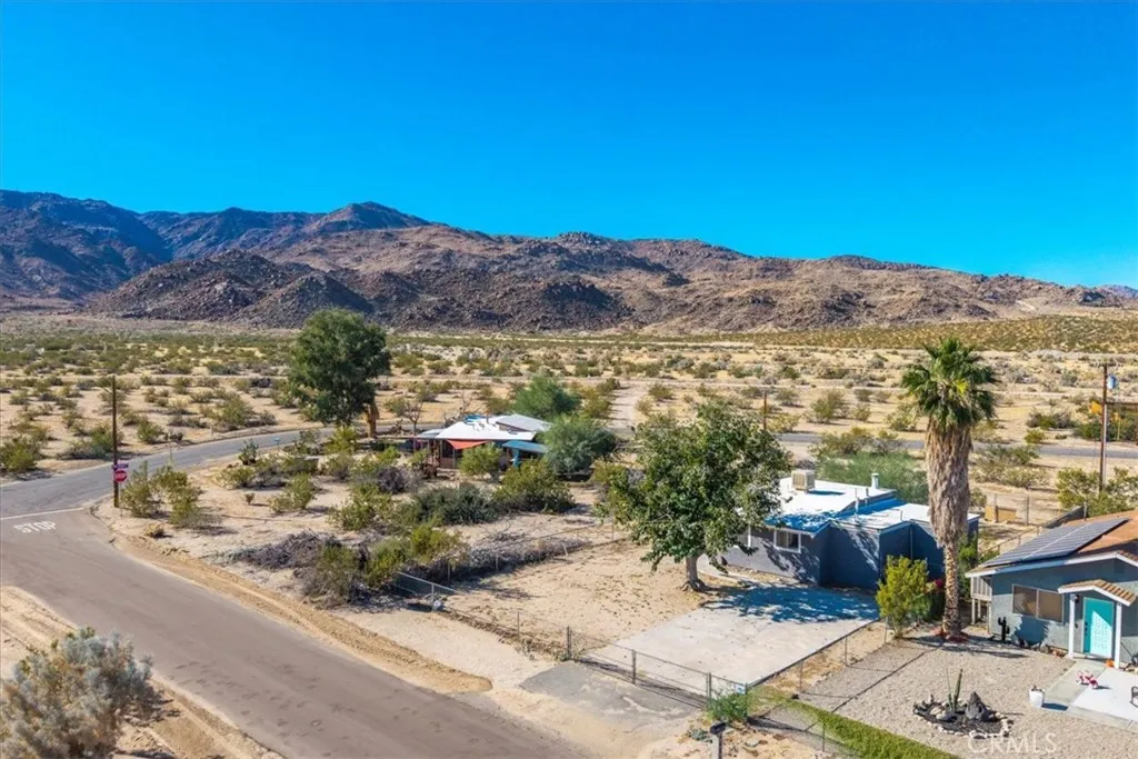 6686 Mojave Avenue, 29 Palms, California 92277 home-pic-2
