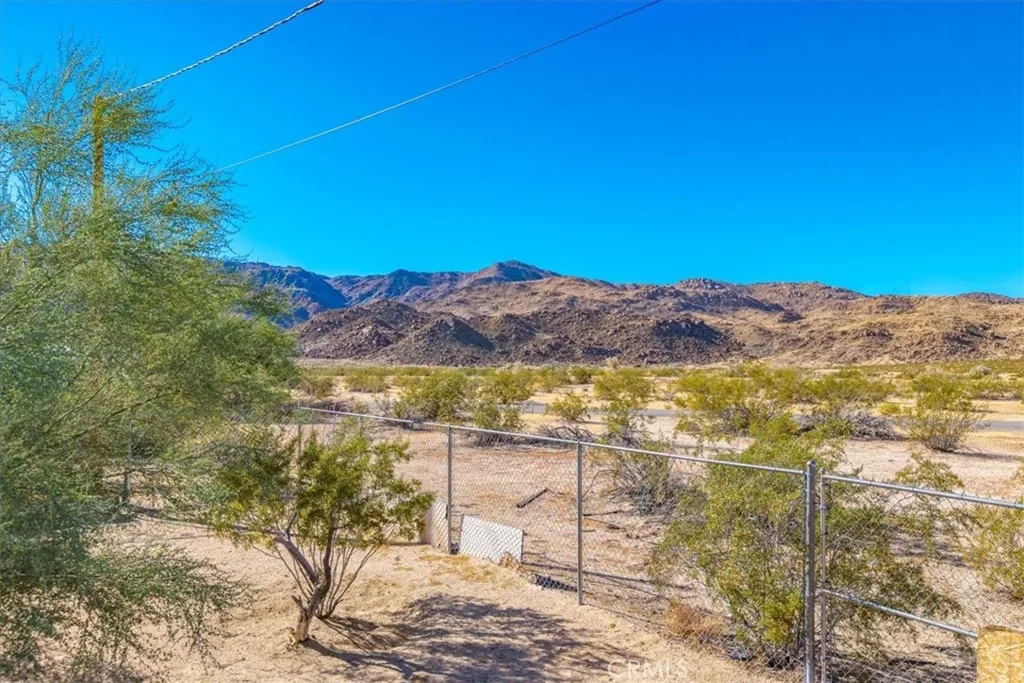 6686 Mojave Avenue, 29 Palms, California 92277 home-pic-32