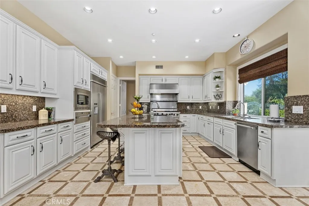 87 Panorama, Coto De Caza, California 92679 home-pic-23