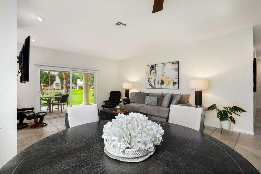 678 Vista Lago Circle N, Palm Desert, California 92211 home-pic-15