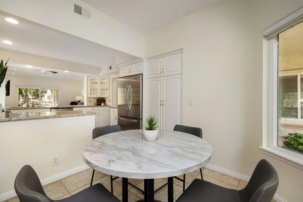678 Vista Lago Circle N, Palm Desert, California 92211 home-pic-11