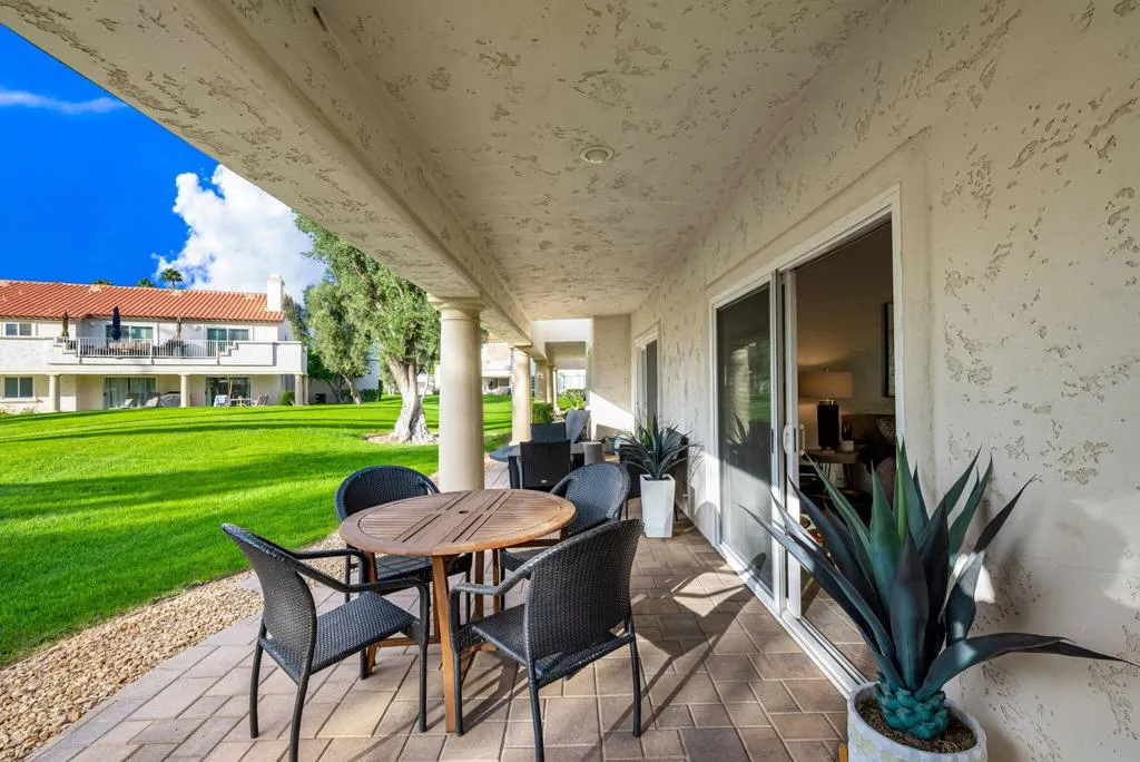 678 Vista Lago Circle N, Palm Desert, California 92211 home-pic-22