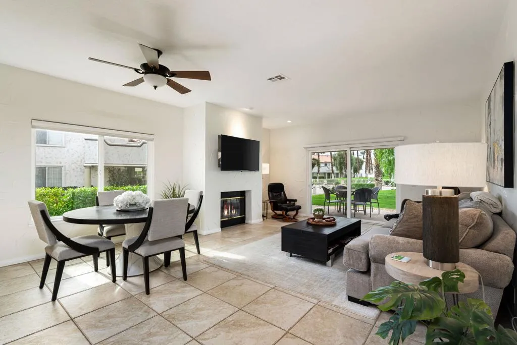678 Vista Lago Circle N, Palm Desert, California 92211 home-pic-12