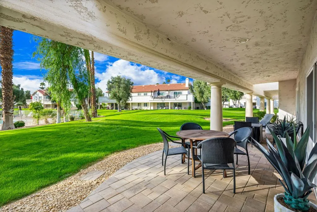 678 Vista Lago Circle N, Palm Desert, California 92211 home-pic-21