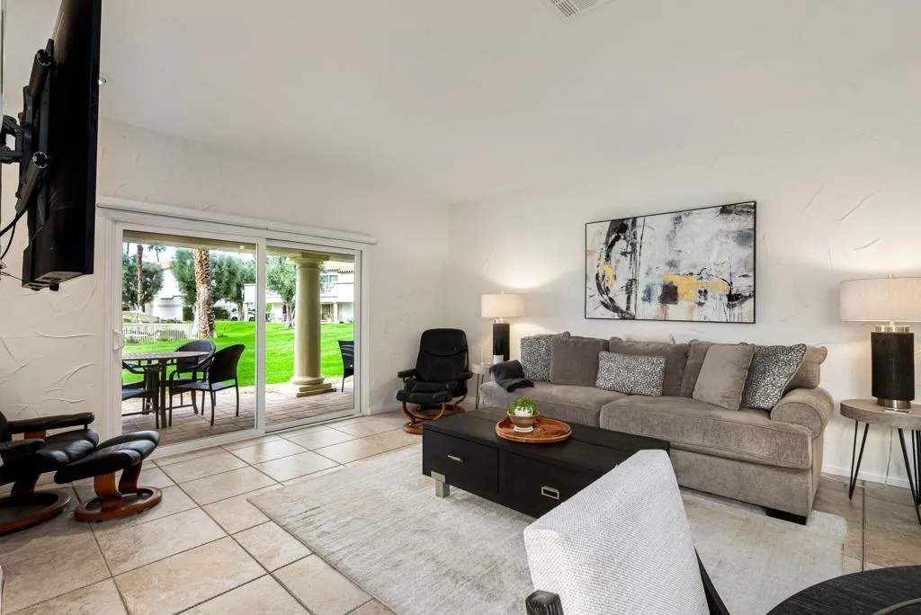 678 Vista Lago Circle N, Palm Desert, California 92211 home-pic-14