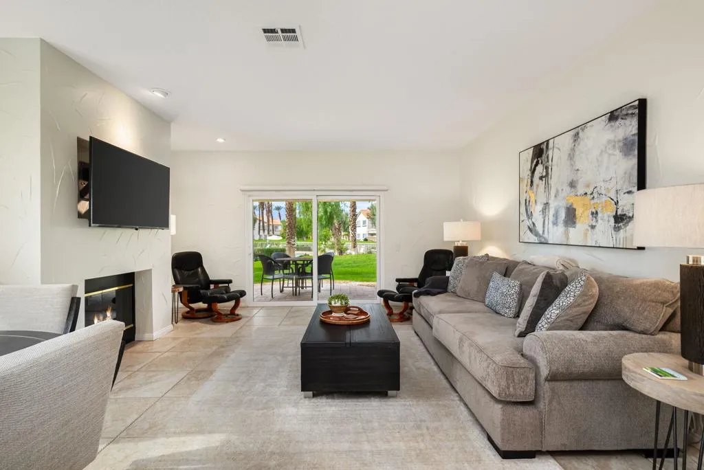 678 Vista Lago Circle N, Palm Desert, California 92211 home-pic-13