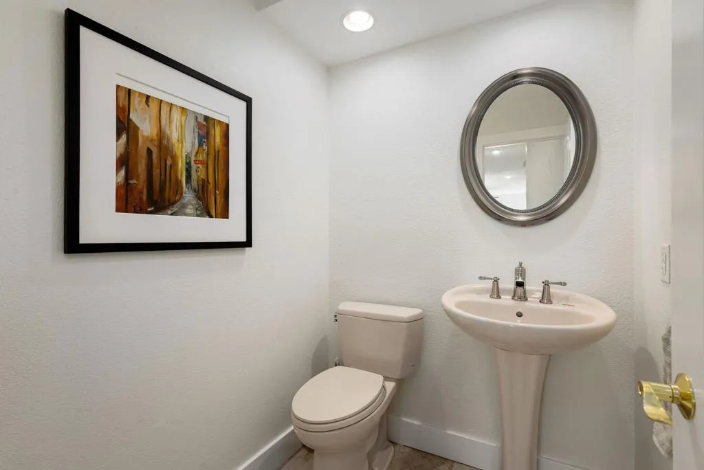 678 Vista Lago Circle N, Palm Desert, California 92211 home-pic-33