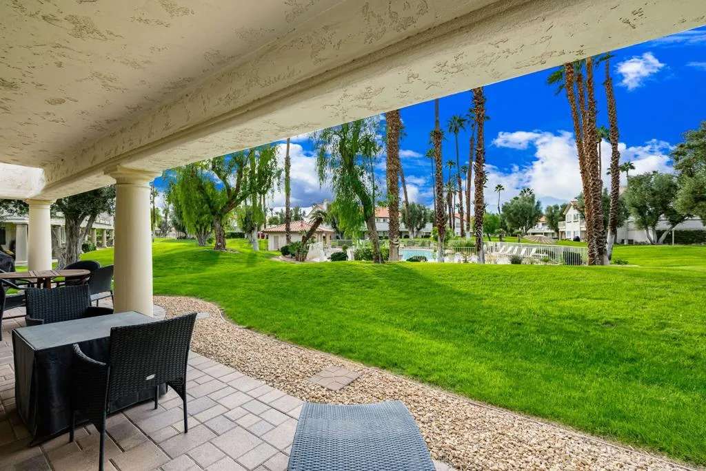 678 Vista Lago Circle N, Palm Desert, California 92211 home-pic-0