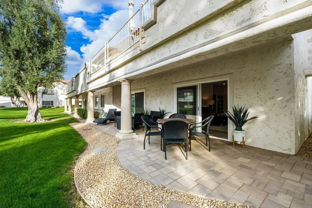 678 Vista Lago Circle N, Palm Desert, California 92211 home-pic-23