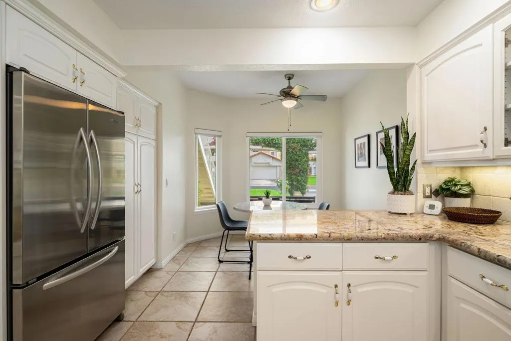 678 Vista Lago Circle N, Palm Desert, California 92211 home-pic-6
