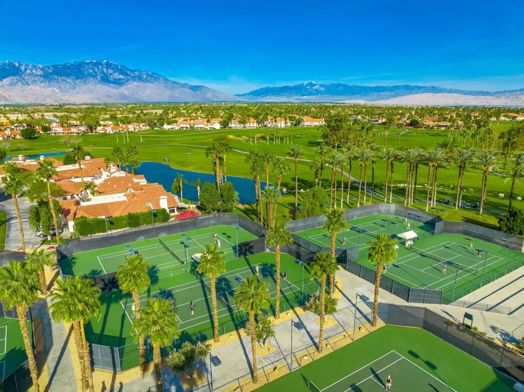 678 Vista Lago Circle N, Palm Desert, California 92211 home-pic-43