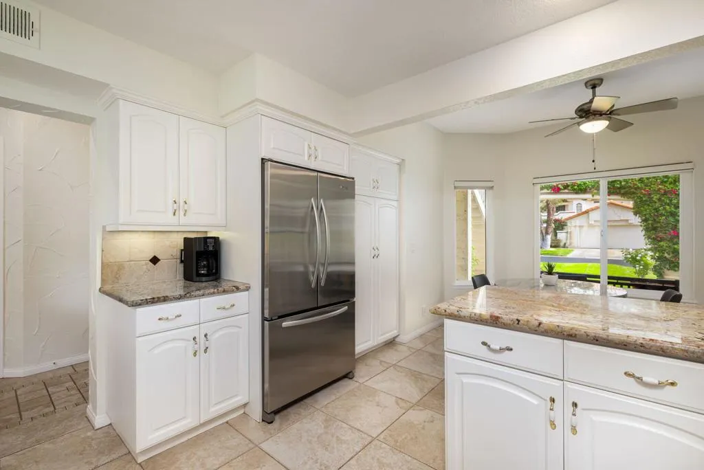 678 Vista Lago Circle N, Palm Desert, California 92211 home-pic-7