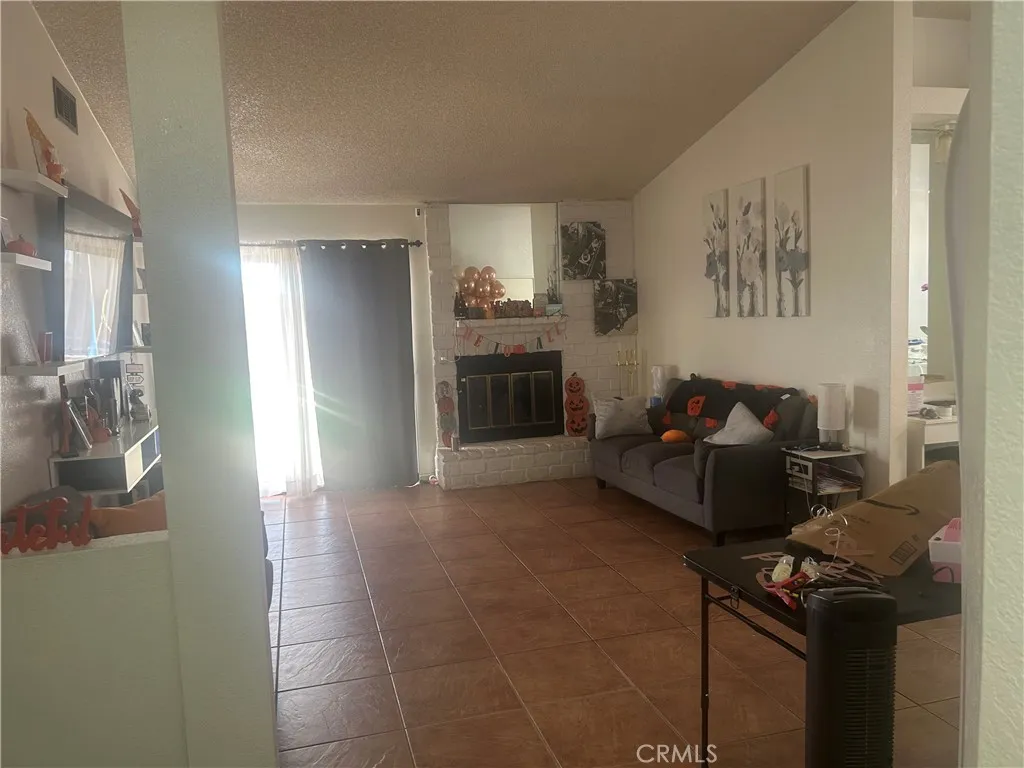 37121 Casa Grande, Palmdale, California 93550 home-pic-1