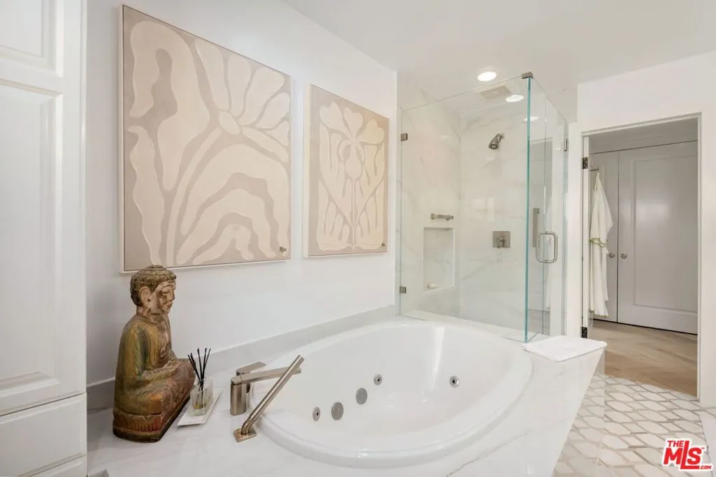 1115 N Bundy Drive, Los Angeles, California 90049 home-pic-36