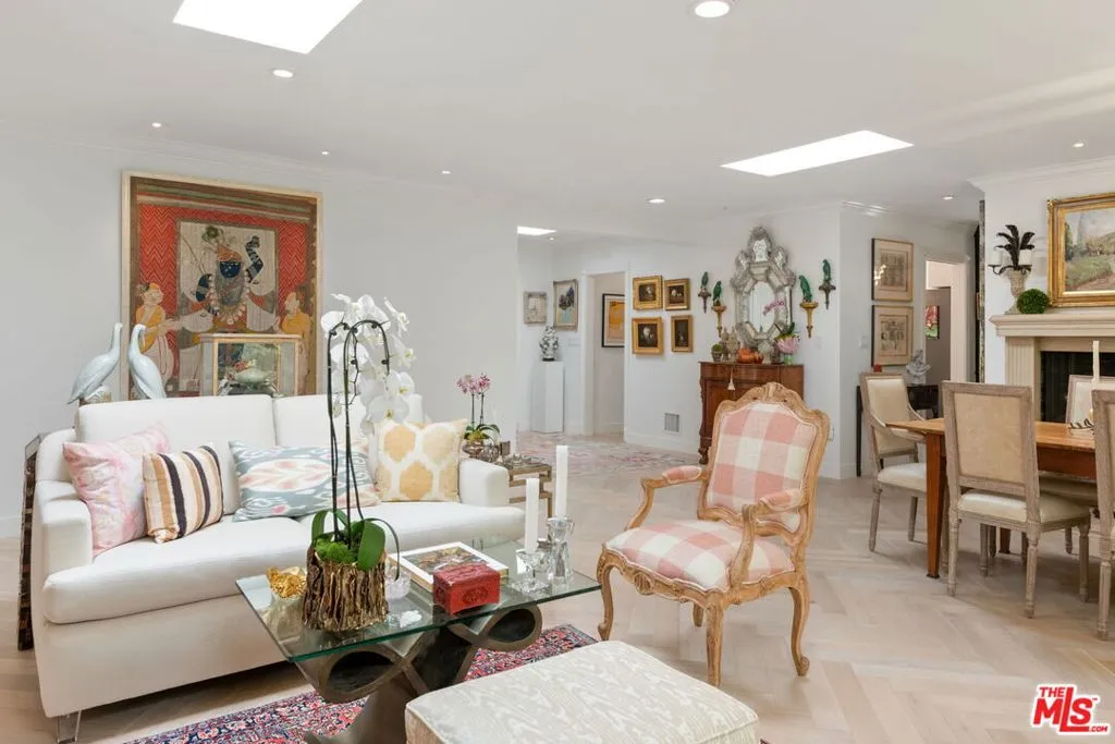 1115 N Bundy Drive, Los Angeles, California 90049 home-pic-10