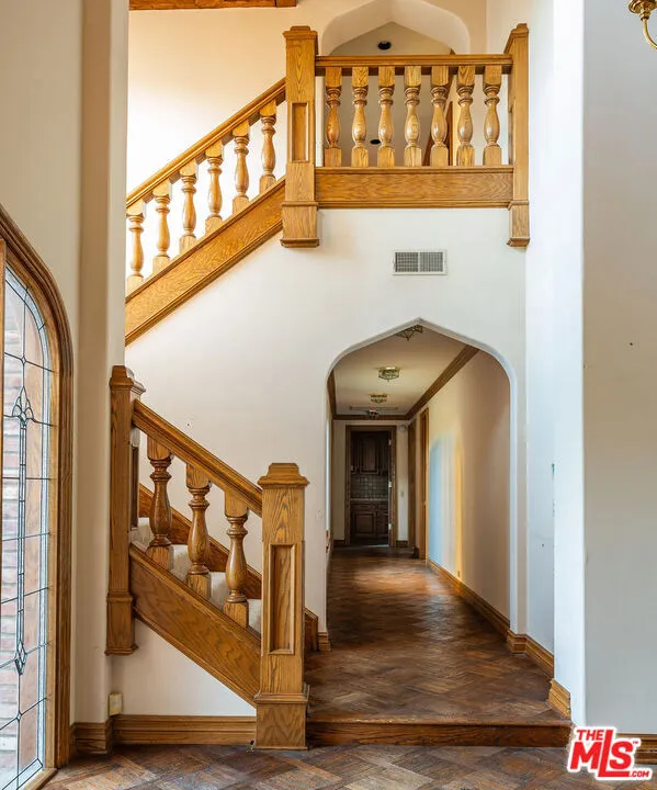 4456 Vanceboro Court, Woodland Hills, California 91364 home-pic-4