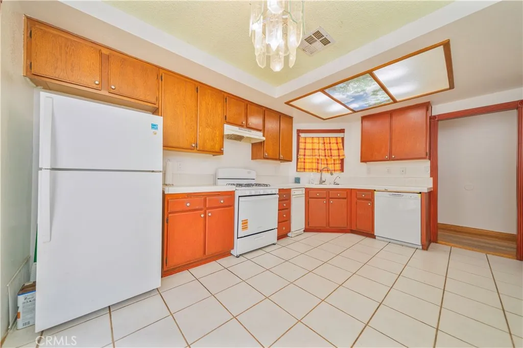 37633 13 Th St. E, Palmdale, California 93550 home-pic-4