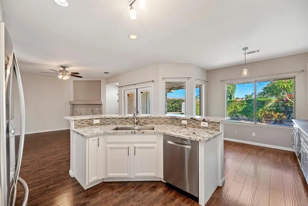 44800 Calle Santa Barbara, La Quinta, California 92253 home-pic-8