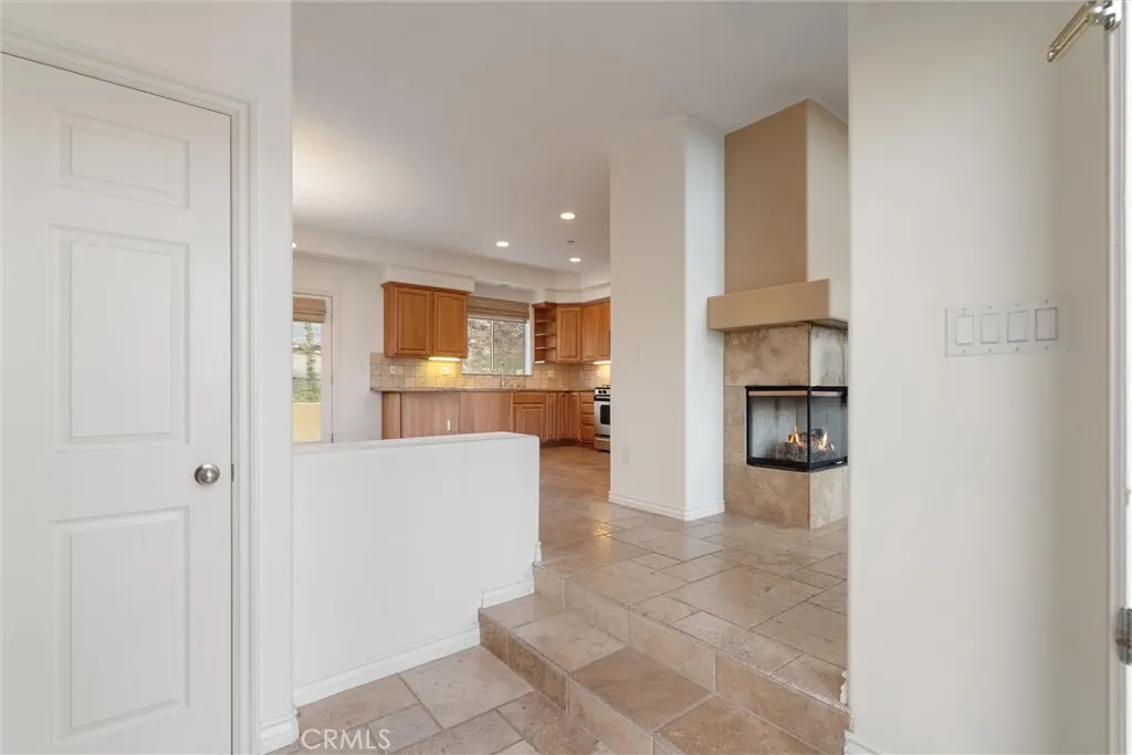 1259 Gonzales Rd, Simi Valley, California 93063 home-pic-37