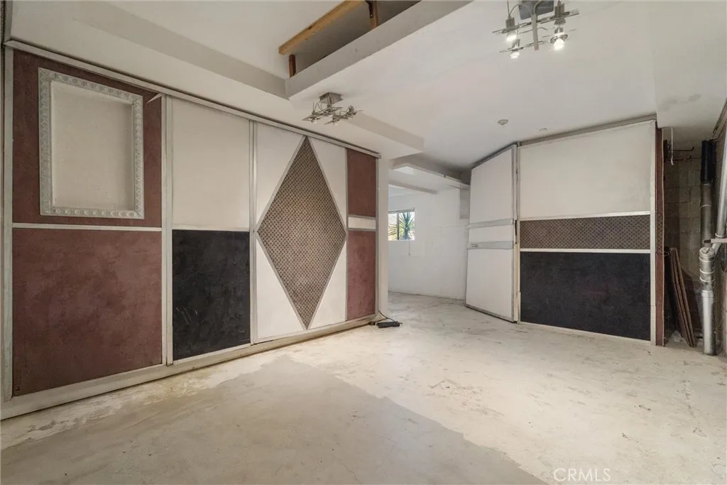 1259 Gonzales Rd, Simi Valley, California 93063 home-pic-22
