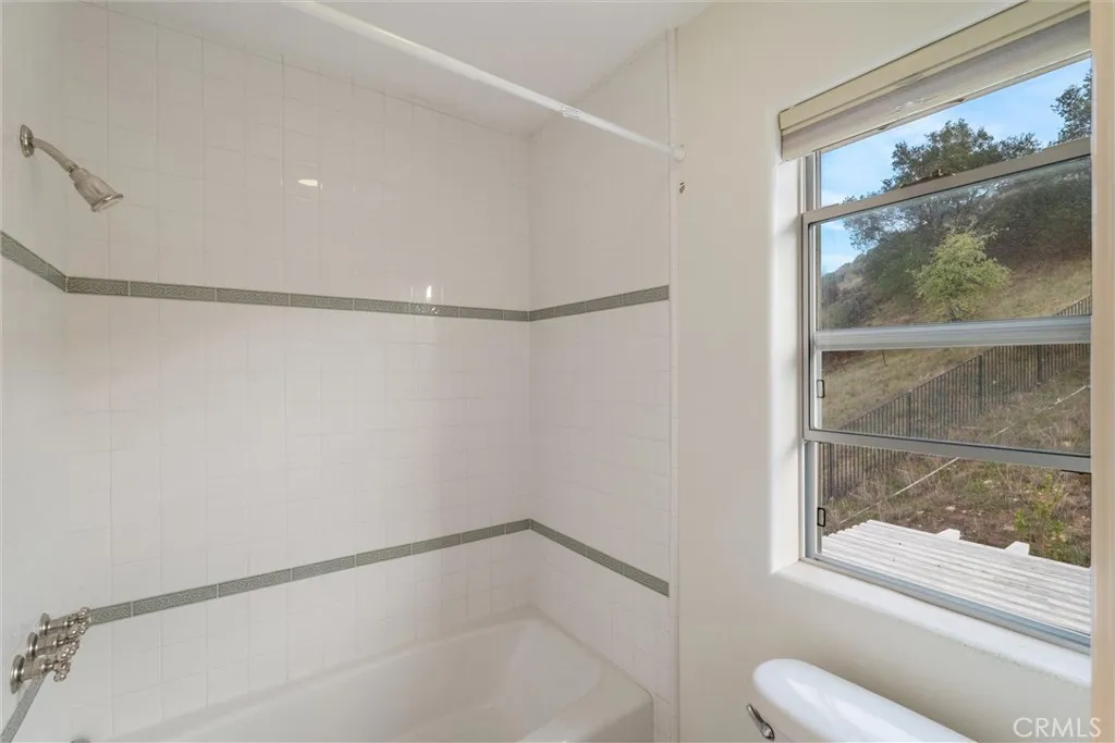 1259 Gonzales Rd, Simi Valley, California 93063 home-pic-13
