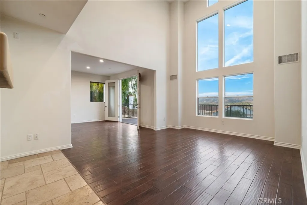 1259 Gonzales Rd, Simi Valley, California 93063 home-pic-25