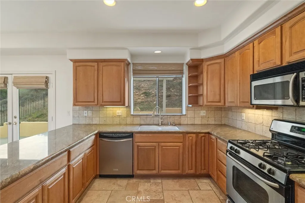 1259 Gonzales Rd, Simi Valley, California 93063 home-pic-8