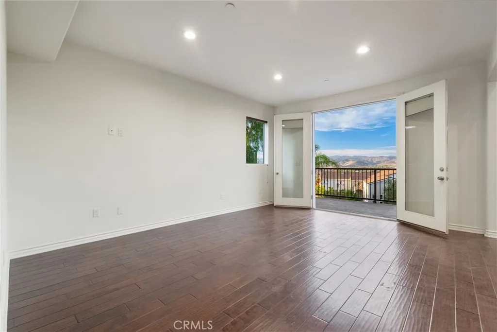 1259 Gonzales Rd, Simi Valley, California 93063 home-pic-24