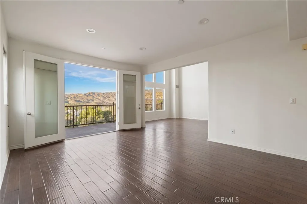 1259 Gonzales Rd, Simi Valley, California 93063 home-pic-3