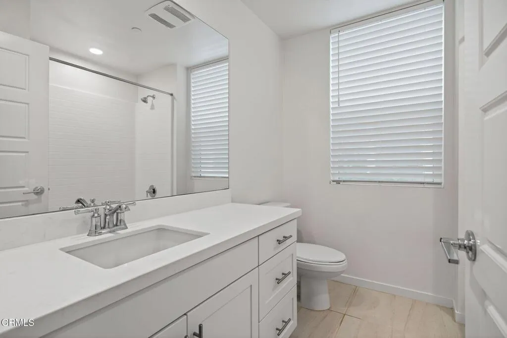 611 Winchester Drive, Oxnard, California 93036 home-pic-37