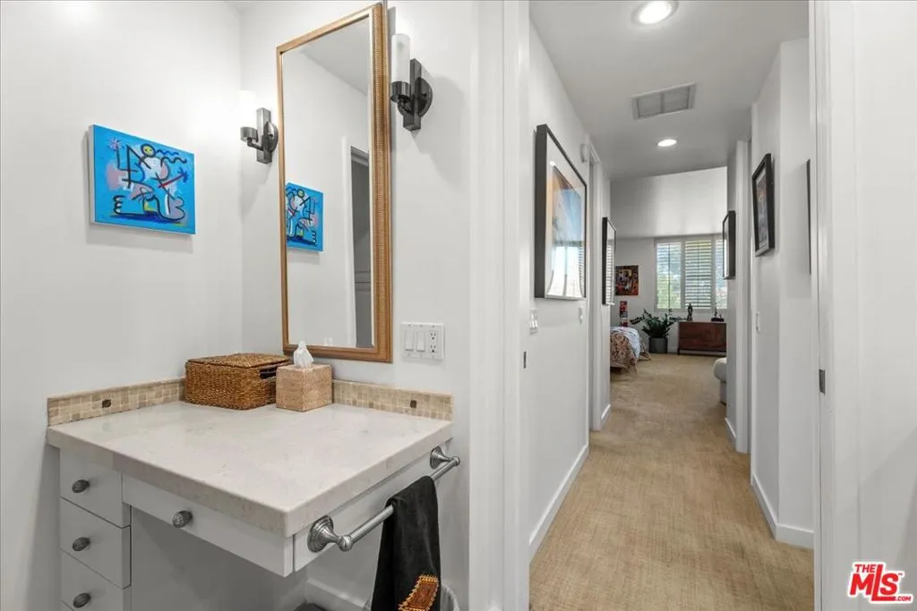 211 S Spalding Drive N104, Beverly Hills, California 90212 home-pic-18