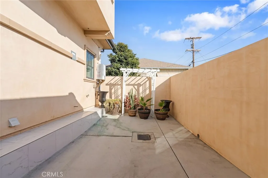 1308 E Broadway, Glendale, California 91205 home-pic-33