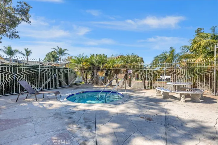 Lakeshore Villas Community Pool