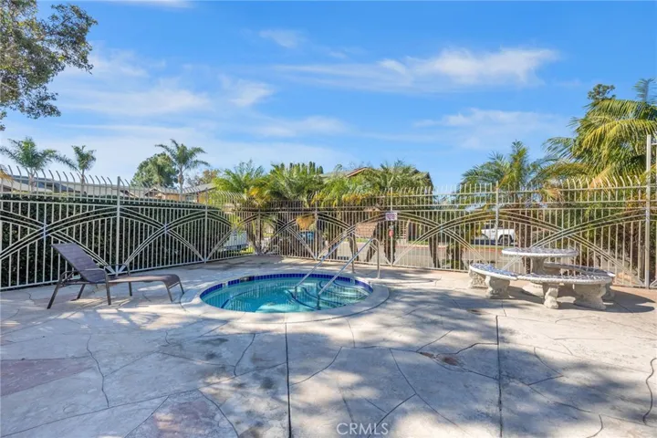 Lakeshore Villas Community Pool