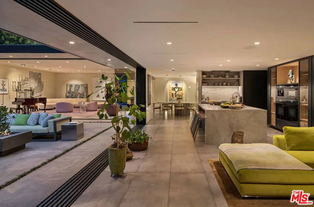 1087 Moraga Drive, Los Angeles, California 90049 home-pic-5