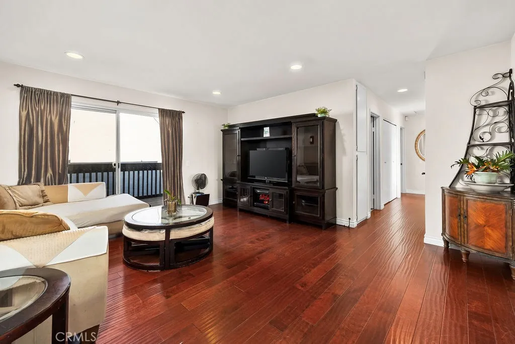 35 Firwood, Irvine, California 92604 home-pic-1