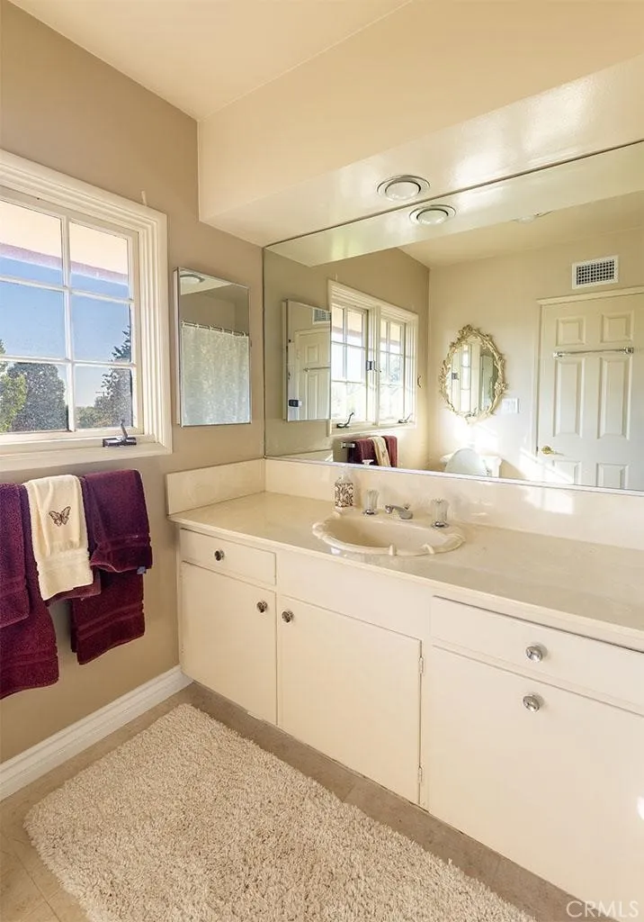 9679 La Alba, Whittier, California 90603 home-pic-16