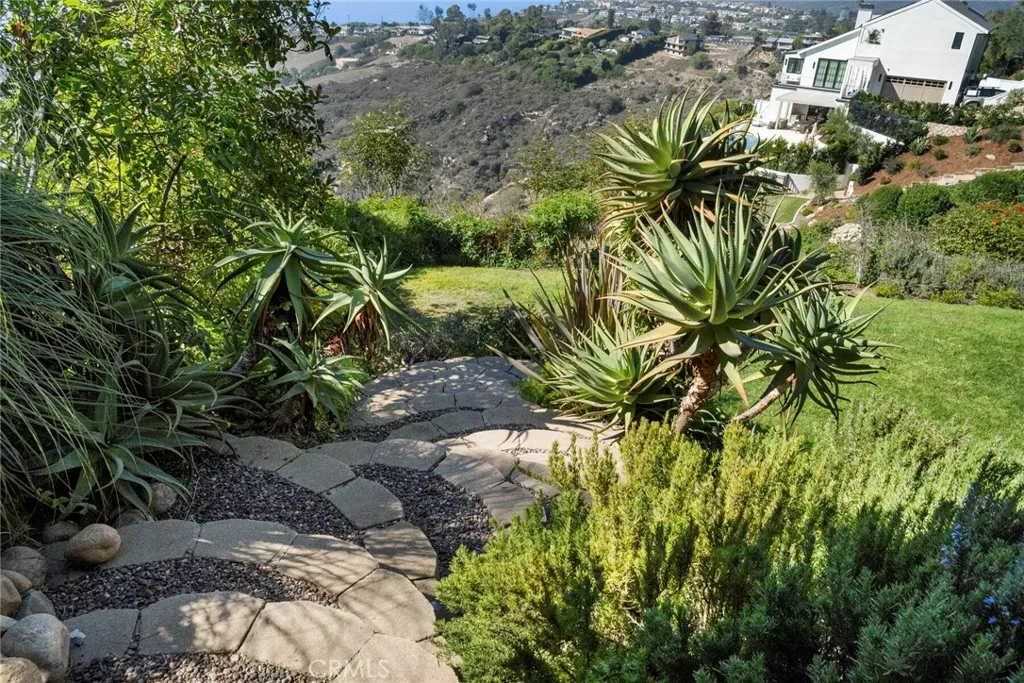 2855 Zell Drive, Laguna Beach, California 92651 home-pic-42