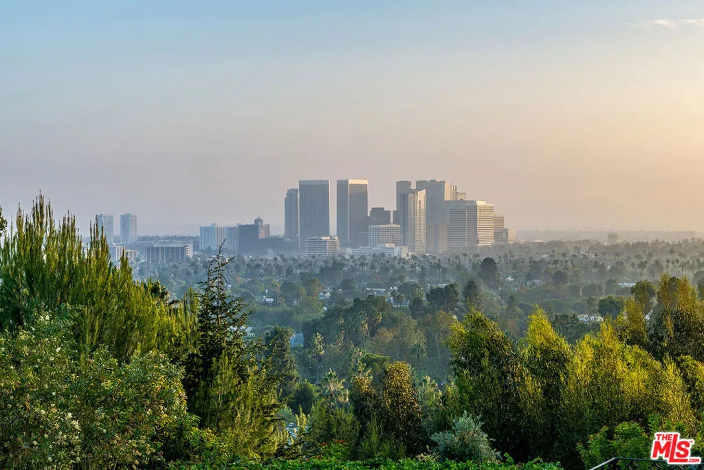 1136 Calle Vista Drive, Beverly Hills, California 90210 home-pic-31