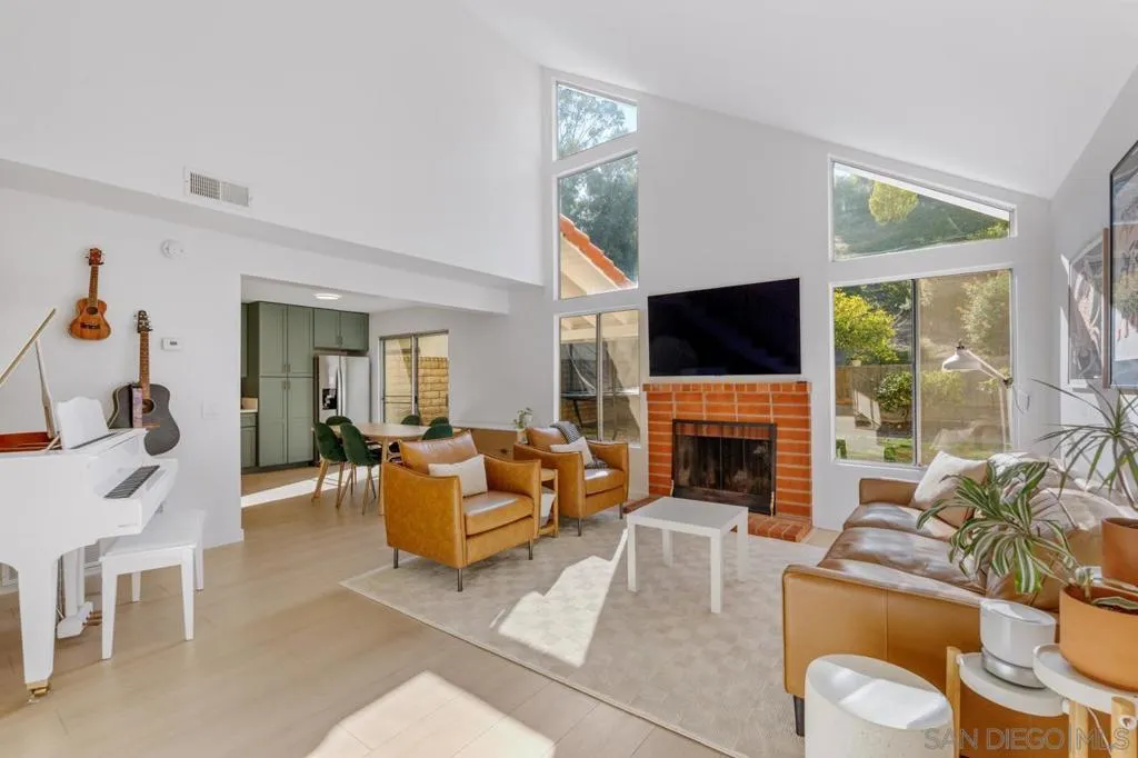 4405 Sierra Morena Ave, Carlsbad, California 92010 home-pic-4