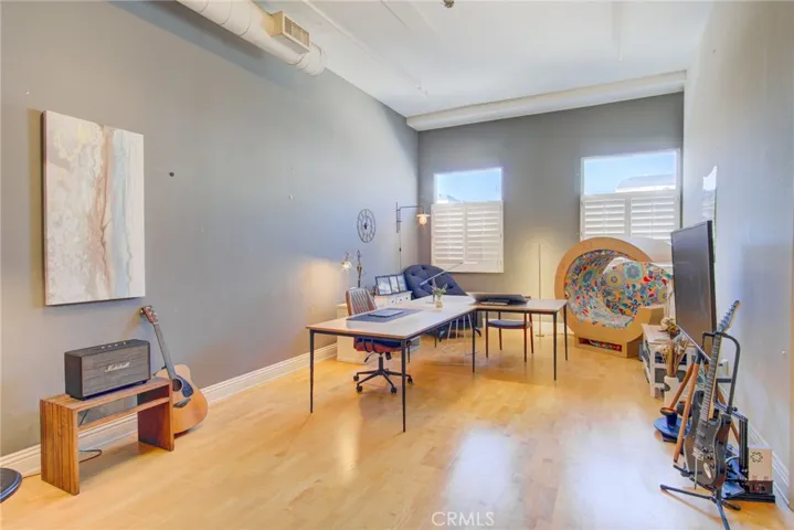 175 S Lake 402, Pasadena, California 91101