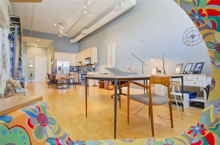 175 S Lake 402, Pasadena, California 91101