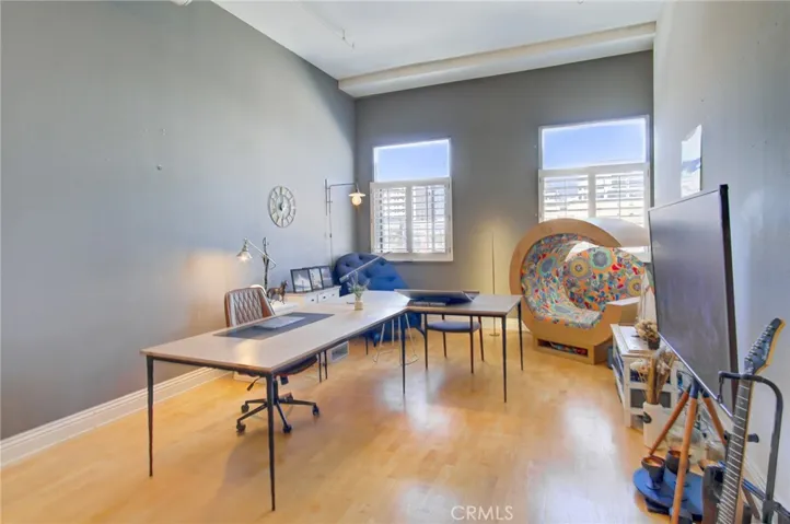 175 S Lake 402, Pasadena, California 91101