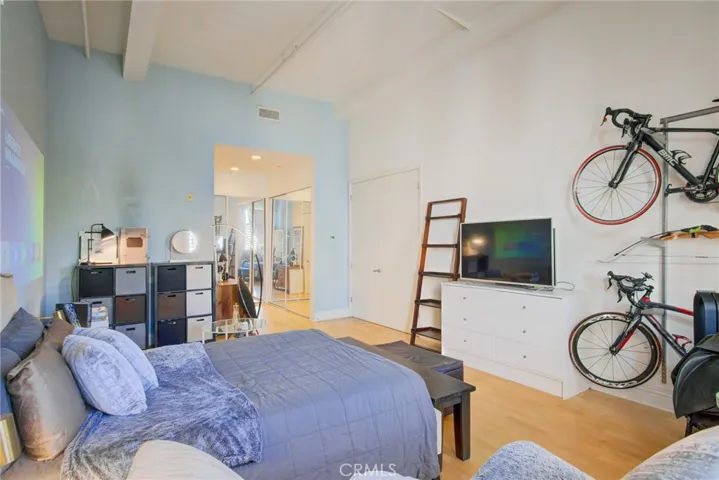 175 S Lake 402, Pasadena, California 91101